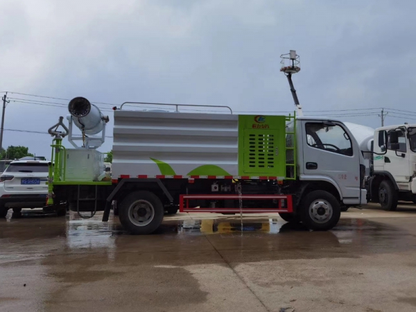 藍牌小多利卡防疫消毒灑水車