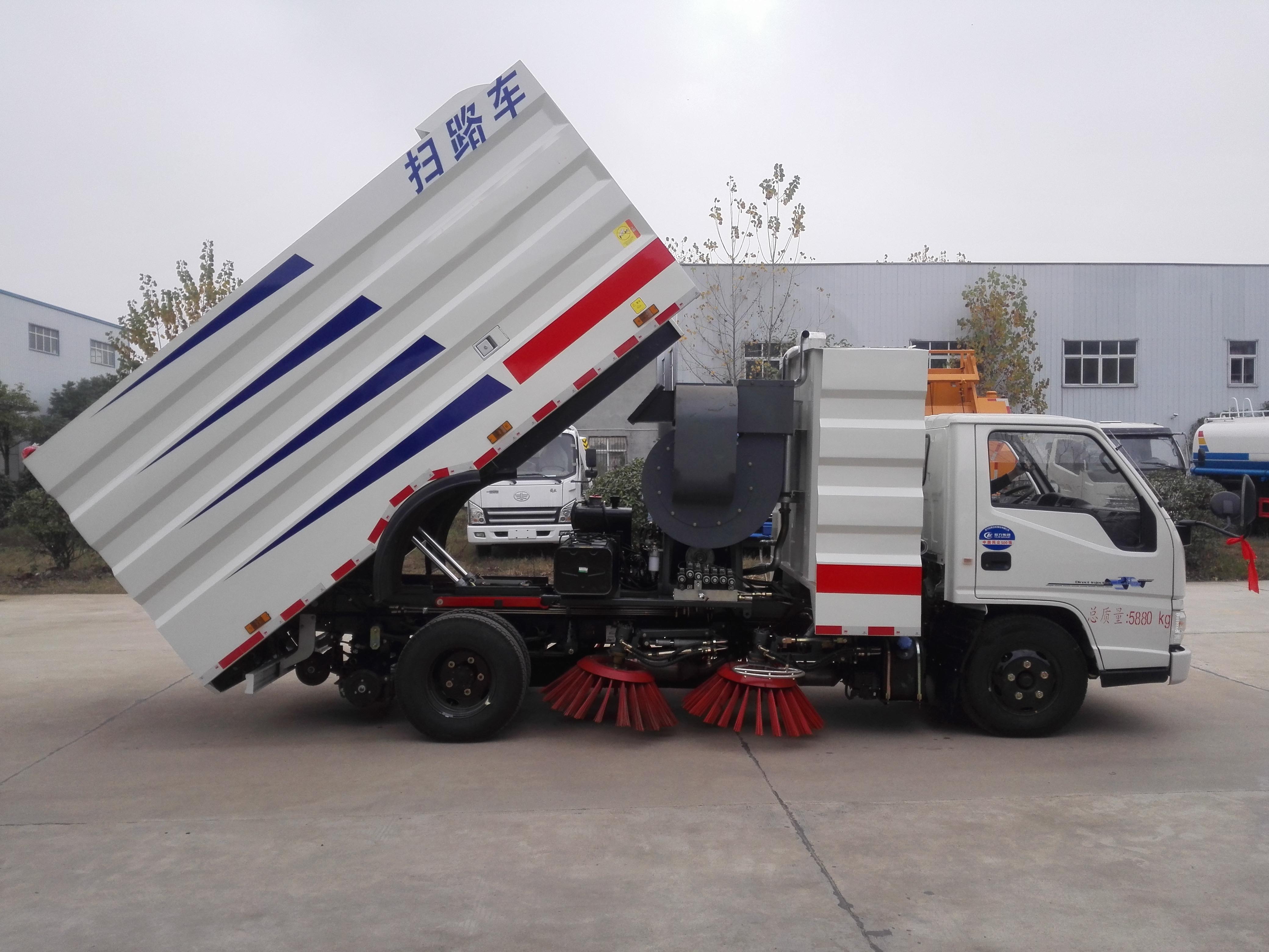 江鈴掃路車(chē)（1.5方水罐，4方塵罐）