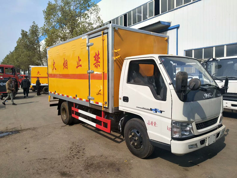 江鈴4.1米(藍牌)易燃固體廂式車