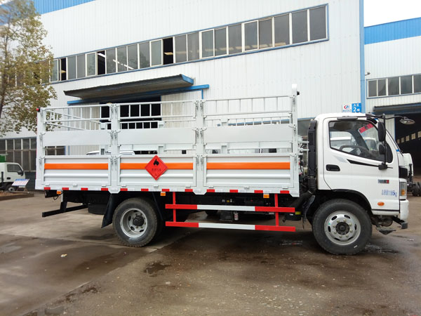 福田5.1米 (7.2噸)氣瓶車(chē)