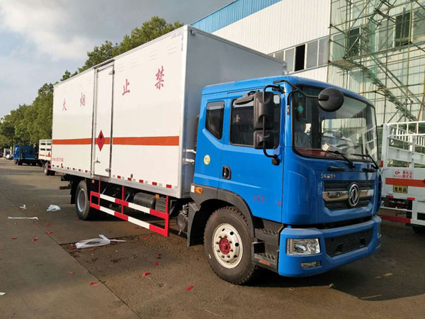 東風(fēng)6.3米(10.3噸)氣體廂式車