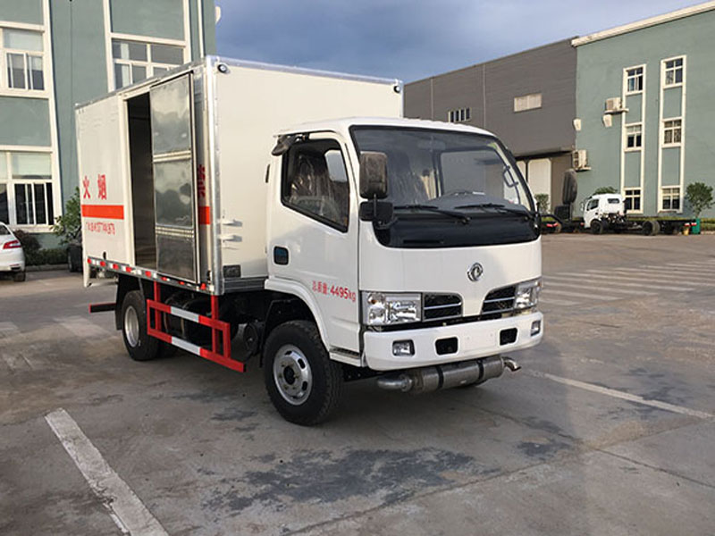 多利卡4.1米(藍(lán)牌)雜項(xiàng)危險(xiǎn)品廂式車