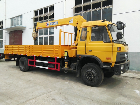 東風153單橋6.3噸隨車吊