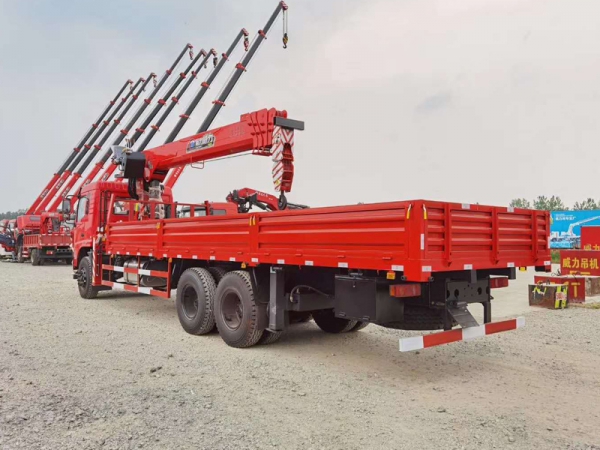 東風D3L后雙橋12噸隨車吊