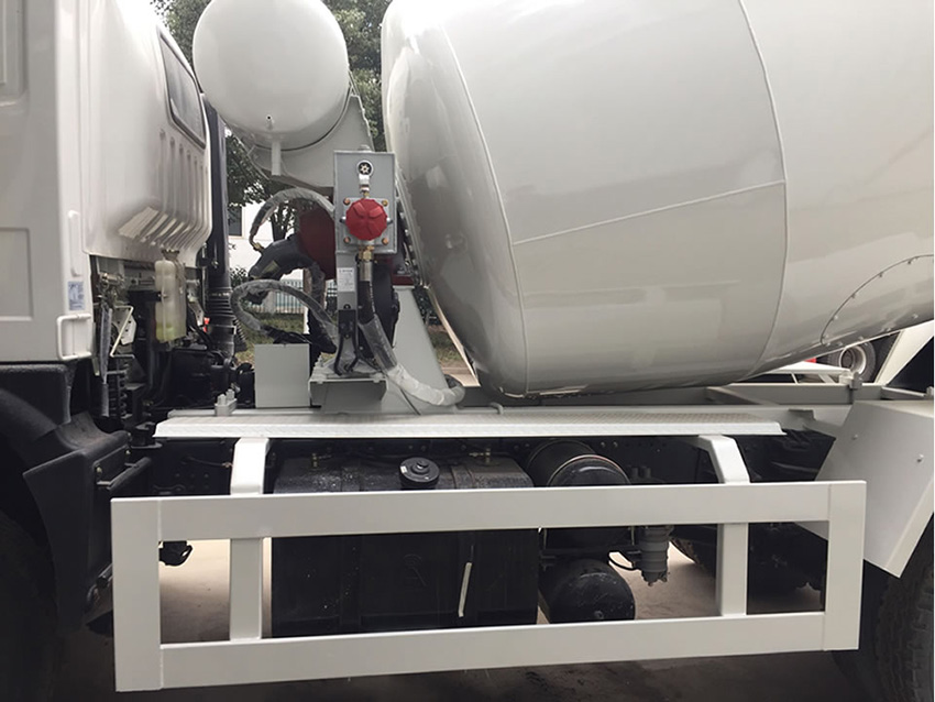 2017款東風(fēng)6方攪拌車(國五)