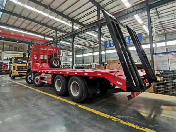 【國五】歐曼前四后八挖機(jī)平板車