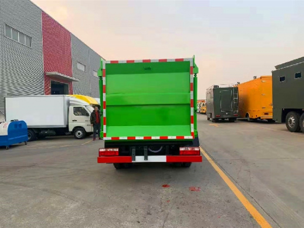 東風小多利卡國六7方側裝垃圾車
