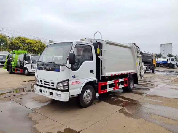 五十鈴100P國(guó)六6方壓縮式垃圾車