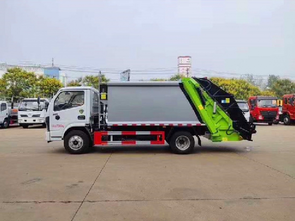 東風(fēng)多利卡國六6方壓縮式垃圾車
