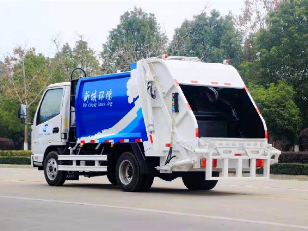 凱馬國六4方藍(lán)牌壓縮式垃圾車