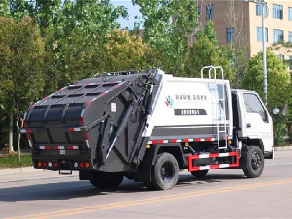 國(guó)六江鈴順達(dá)藍(lán)牌4方壓縮式垃圾車(chē)