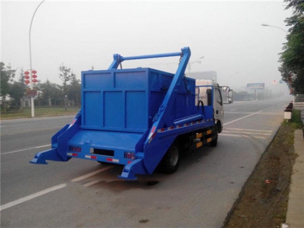 東風多利卡擺臂式垃圾車(6方)