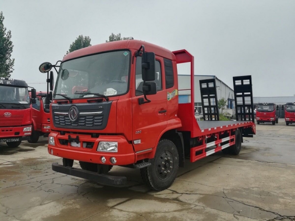 東風(fēng)天錦平板拖車