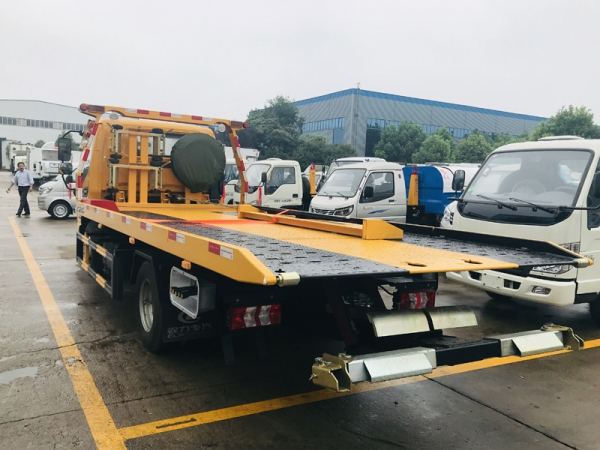 國(guó)六解放J6F藍(lán)牌清障車(chē)一拖二