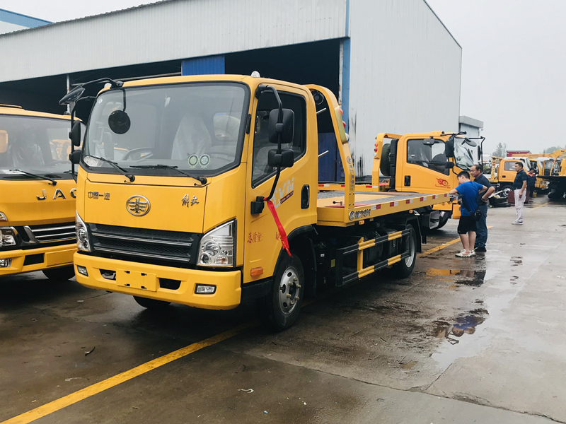 國(guó)六解放J6F藍(lán)牌清障車(chē)一拖二