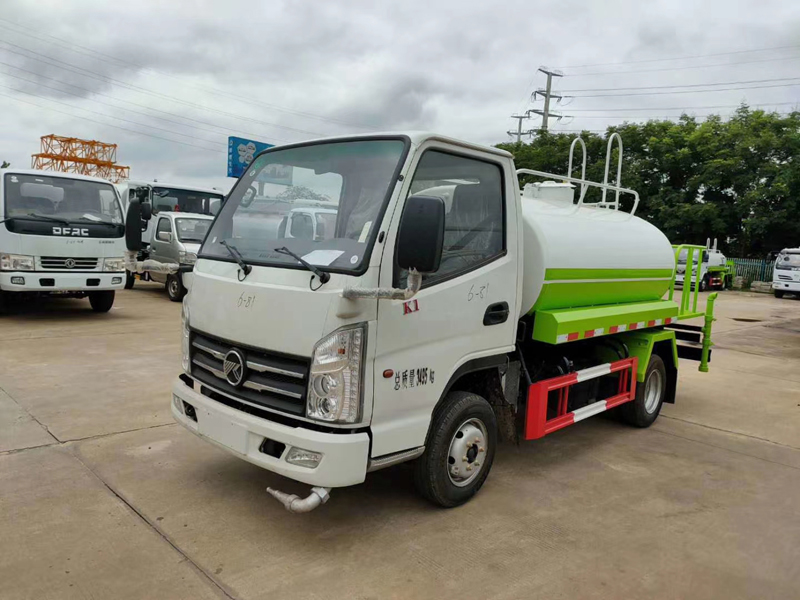 凱馬3-5噸灑水車