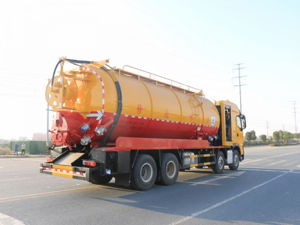 東風(fēng)柳汽前四后八32方清洗吸污車