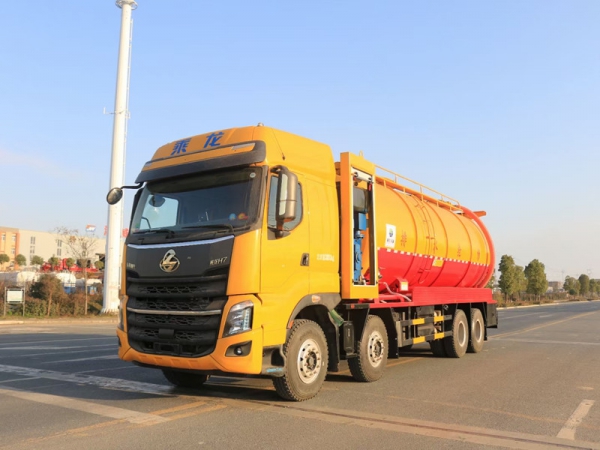 東風(fēng)柳汽前四后八32方清洗吸污車