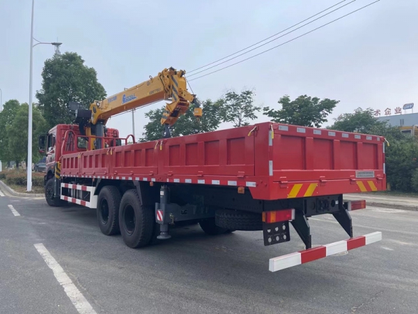 世技卡特T5后輪14噸隨車吊