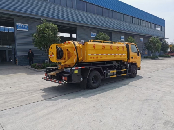 江鈴順達5方清洗吸污車，地下室專用