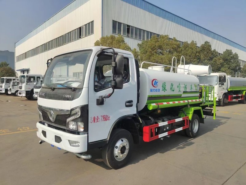 小多利卡5噸綠化噴灑車，30米打藥車