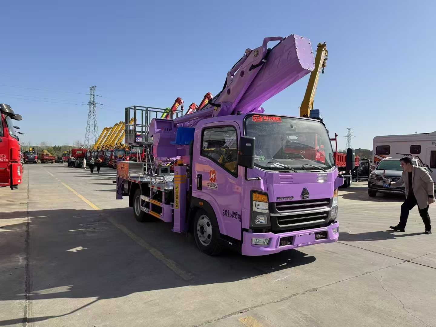 重汽豪沃33米高空作業(yè)車