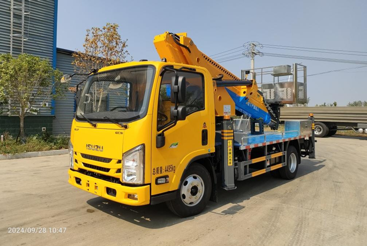 28米五十鈴藍(lán)牌直臂高空作業(yè)車